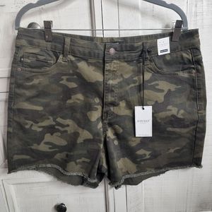 Judy blue camo shorts